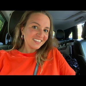 Meet your Posher, Simona